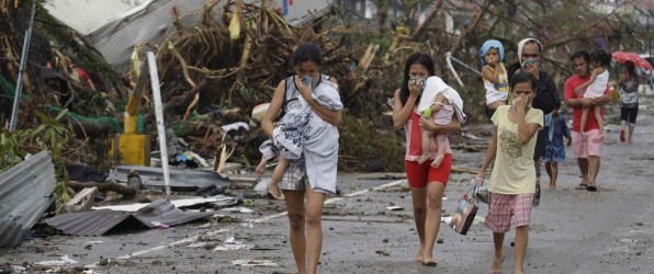 Filipina-ayuda-familias